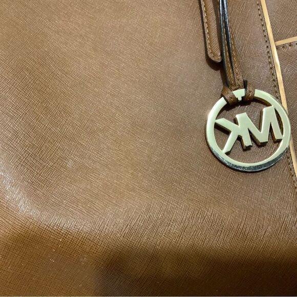 Michael Kors Jet Set East West Top Zip Tote in Luggage - Picture 10 of 14